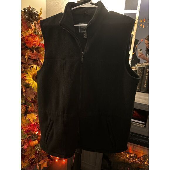 Eddie Bauer Other - Eddie Bauer men's vest size Large‎